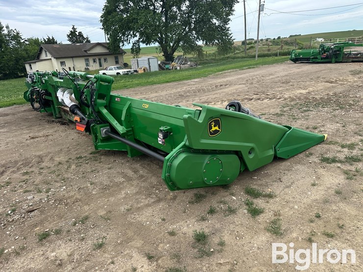 2022-john-deere-c12f-image-5