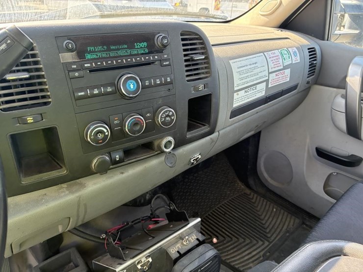 2012-gmc-sierra-3500-image-22