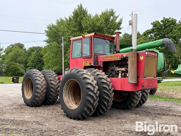 1975-versatile-850-image-3