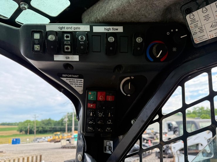 2017-deere-333g-image-21