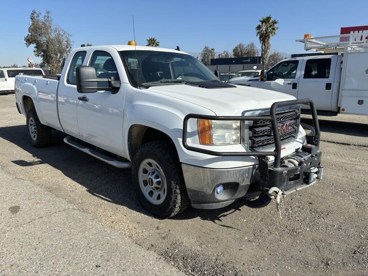 2012-gmc-sierra-3500-image-2