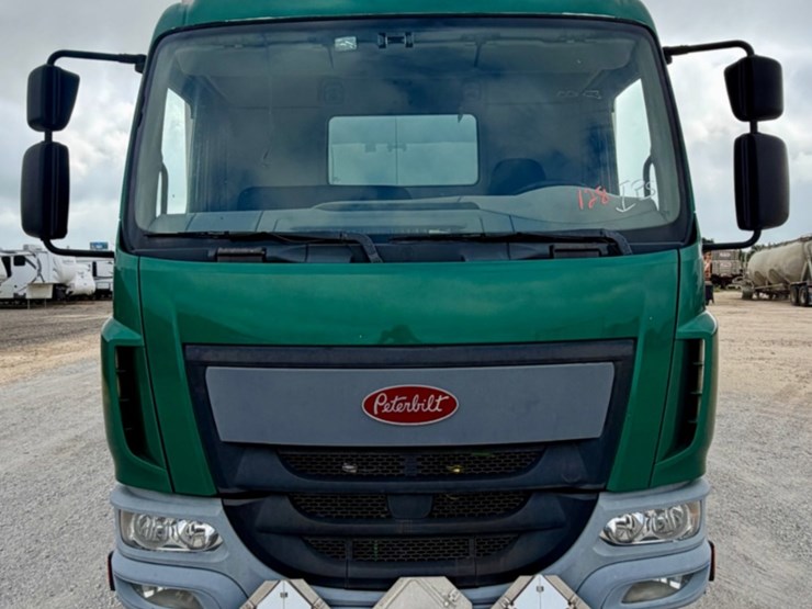 2016-peterbilt-220-image-2