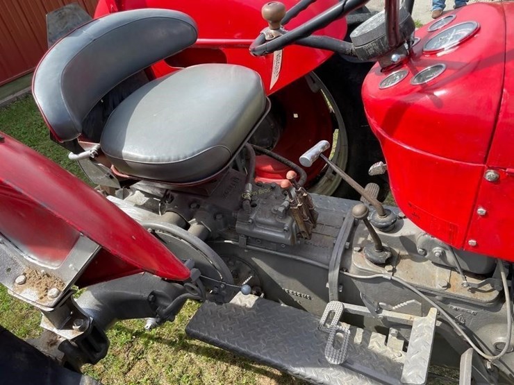1963-massey-ferguson-65-image-10