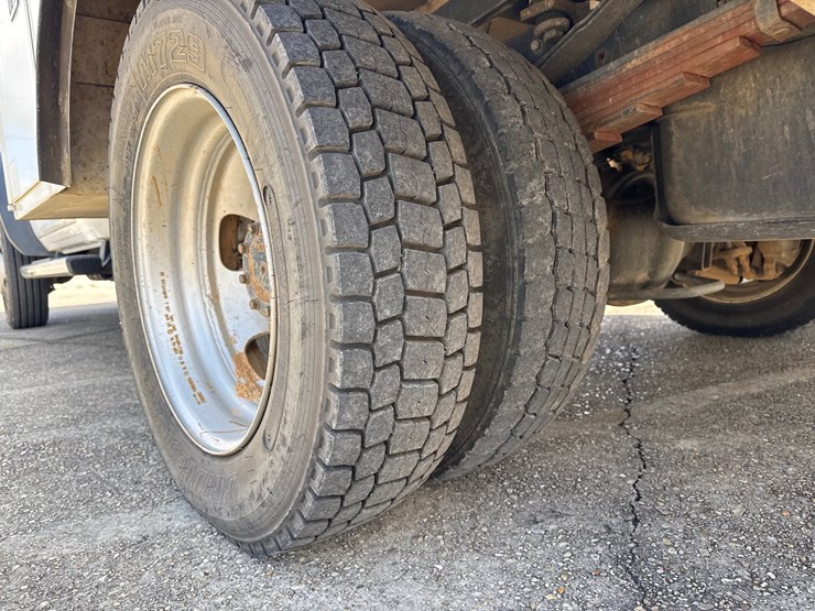 #3616-•-2018-ram-5500-4x4-40ft-bucket-truck-image-27