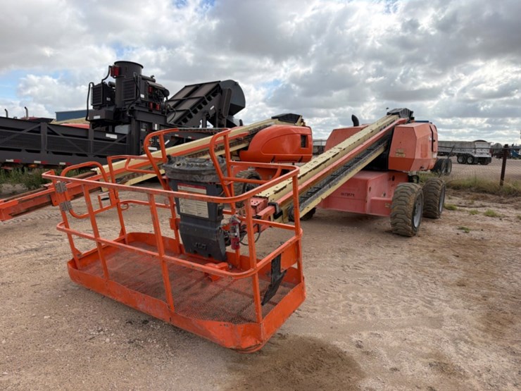 2013-jlg-600s-image-1