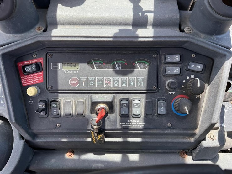 deere-410g-image-25