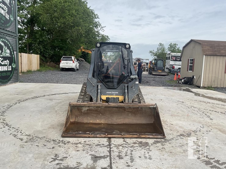 2017-deere-317g-image-7