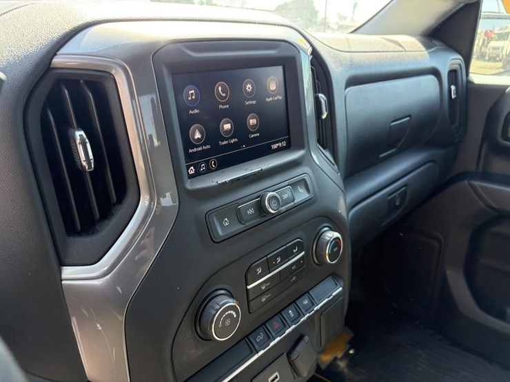 2020-chevrolet-silverado-1500-image-17