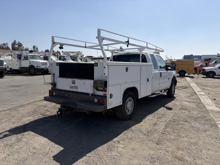 2012-ford-f250-image-3