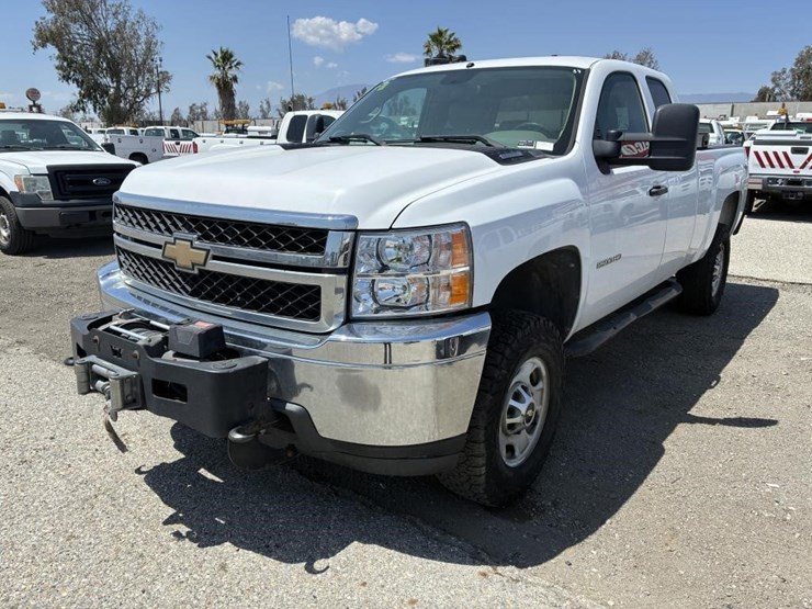 2011-chevrolet-2500hd-image-1
