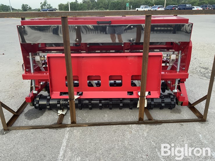 2026-massey-ferguson-730-image-6