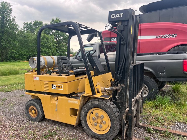 #2028-•-forklift-image-1