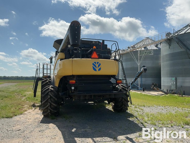 new-holland-cr9070-image-6