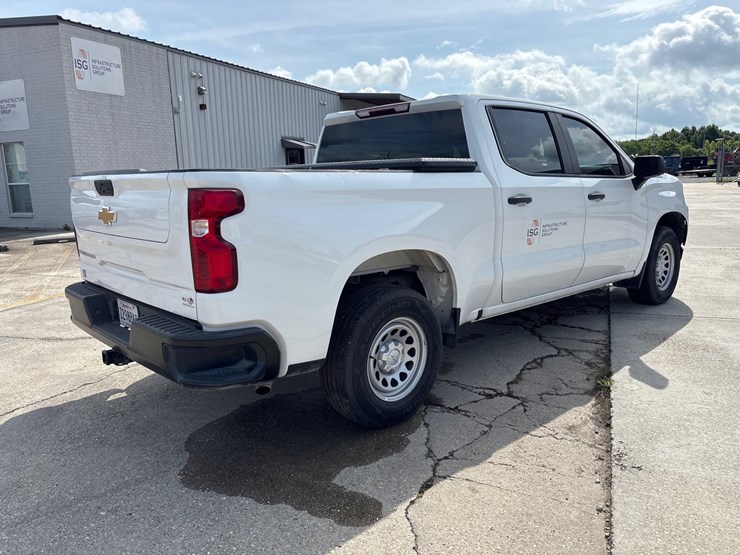 #3627-•-2021-chevrolet-silverado-pickup-truck-image-3