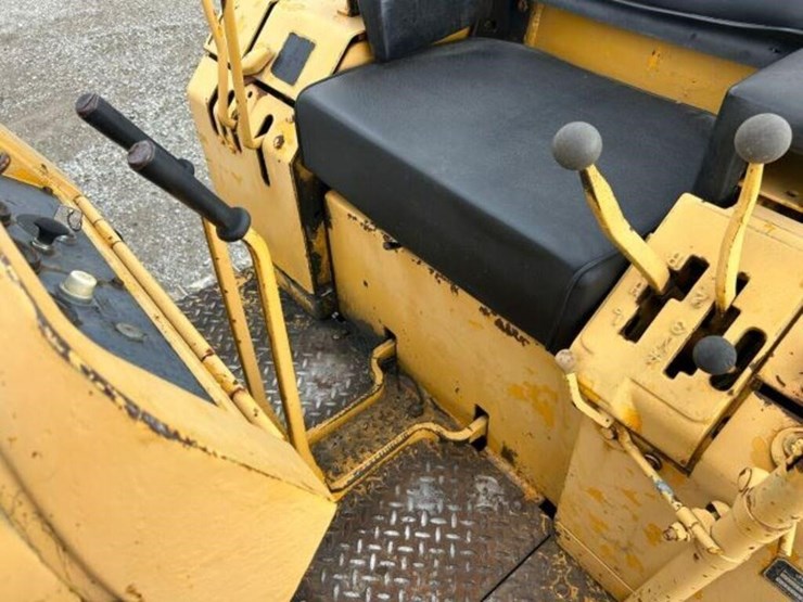 1985-john-deere-450e-image-17