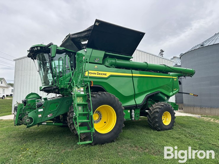 2022-john-deere-x9-1000-image-1