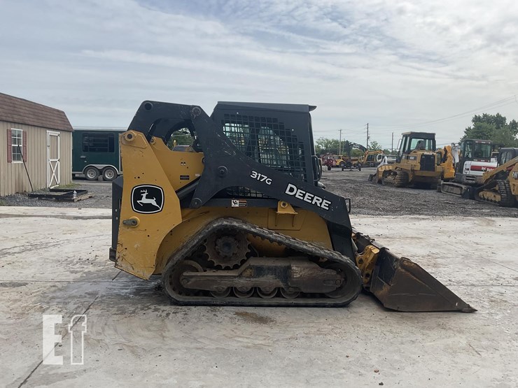 2017-deere-317g-image-5