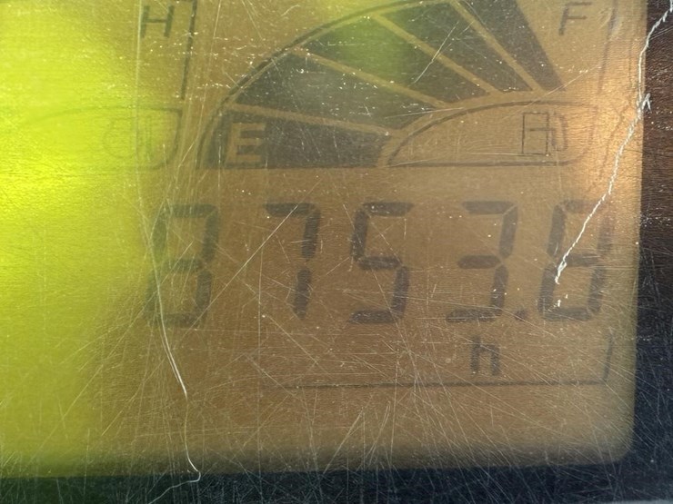 2005-deere-35d-image-17