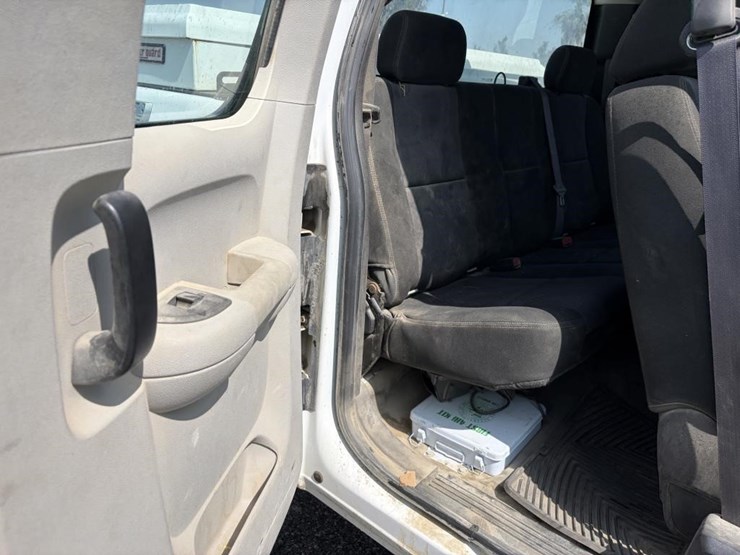 2012-gmc-2500-image-10
