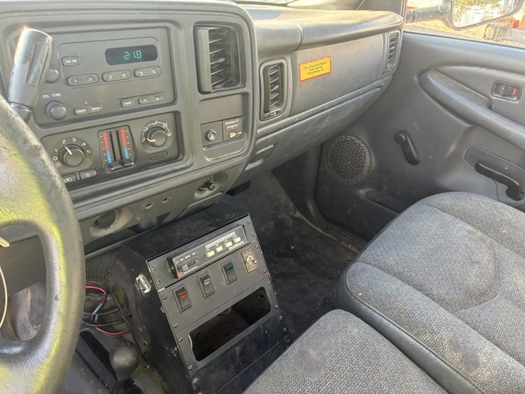 2003-chevrolet-silverado-2500-image-17