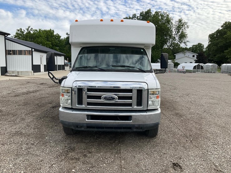 2010-ford-e350-image-10