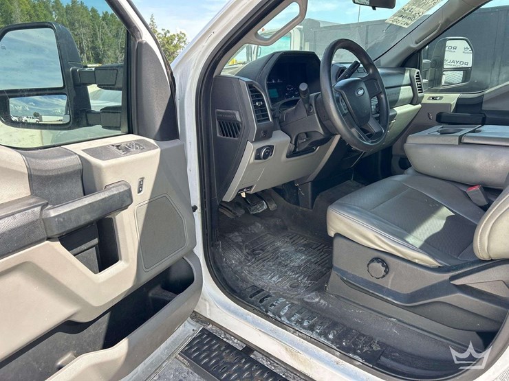 2018-ford-f250-image-13