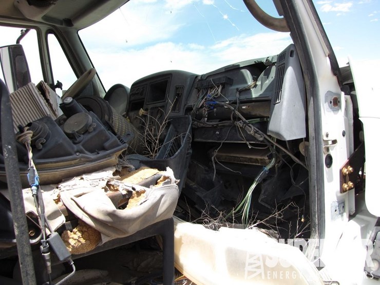 2003-international-durastar-4300-image-7