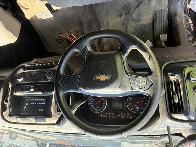2018-chevrolet-silverado-1500-image-12