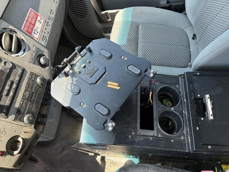 2011-ford-f550-image-24
