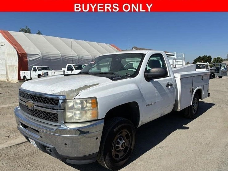 2011-chevrolet-silverado-2500-image-1