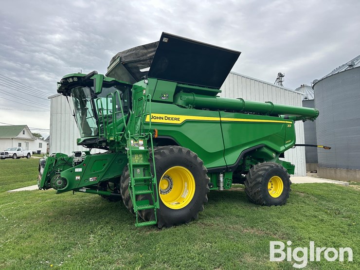 2022-john-deere-x9-1000-image-1