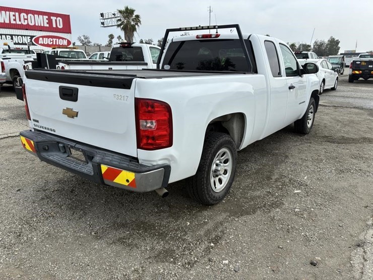 2011-chevrolet-1500-image-3