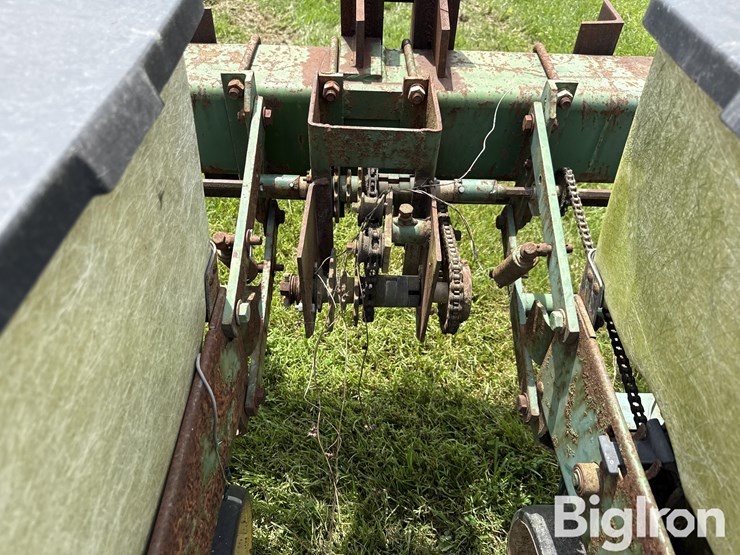 john-deere-7000-image-11