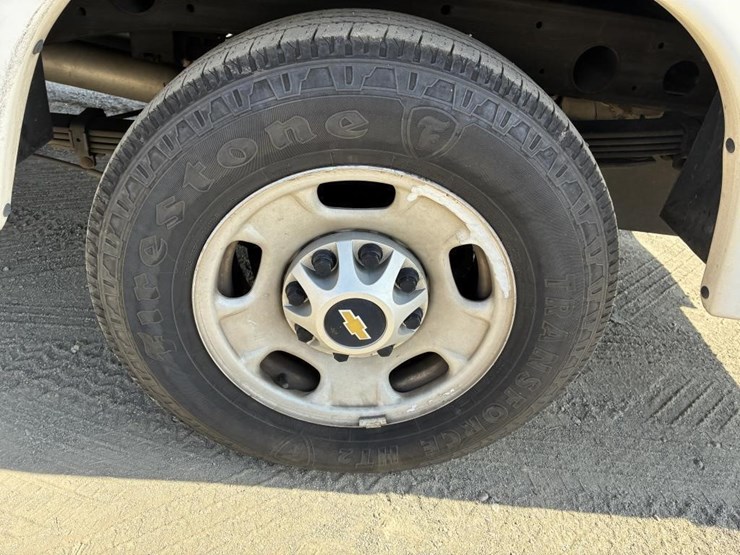 2011-chevrolet-silverado-2500-image-6