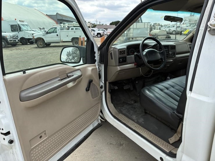 2001-ford-f250-image-14