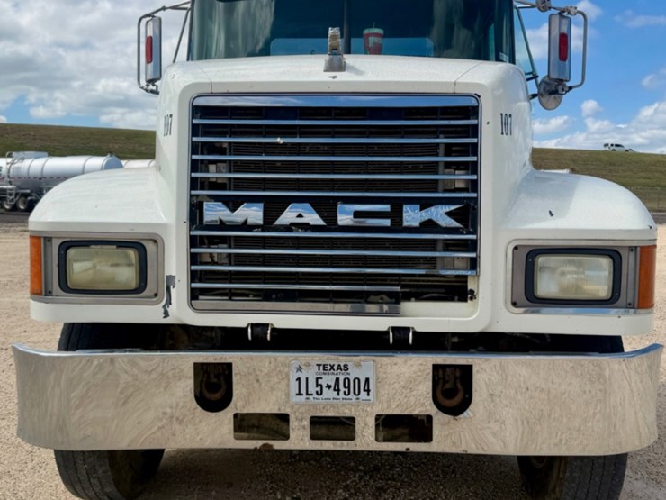 2001-mack-ch613-image-2