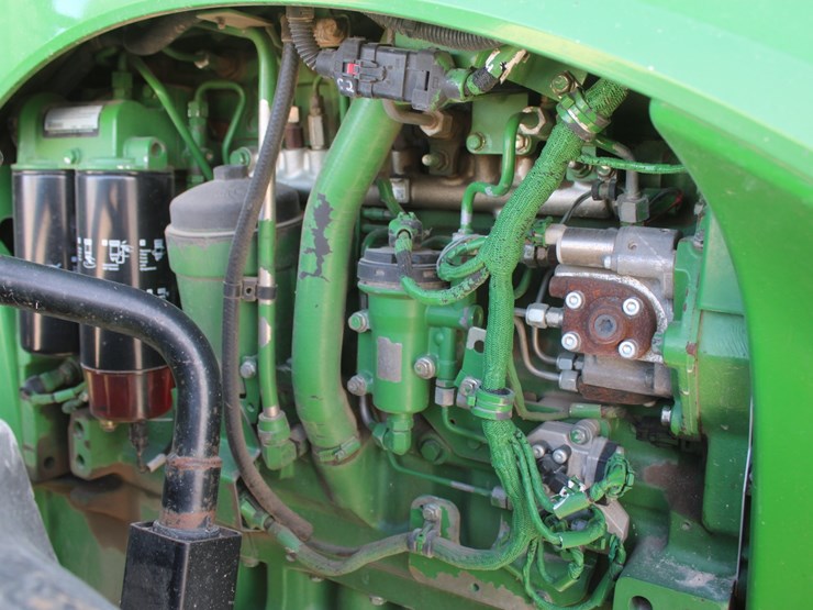 john-deere-8285r-image-37
