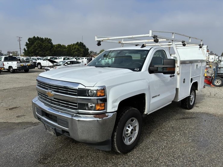 2018-chevrolet-2500hd-image-1