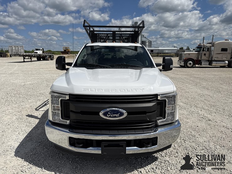 2018-ford-f350-image-2
