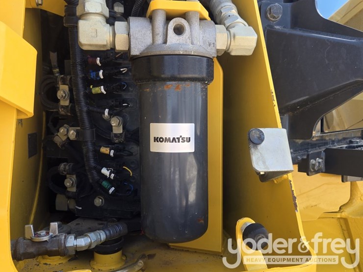 2021-komatsu-d61px-24-image-30