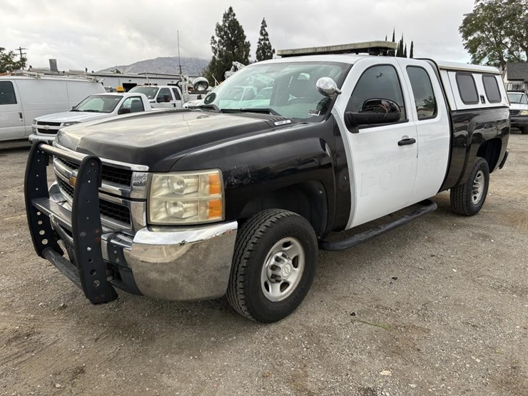 2009-chevrolet-2500hd-image-1