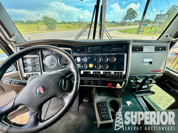 2013-kenworth-t800-image-10