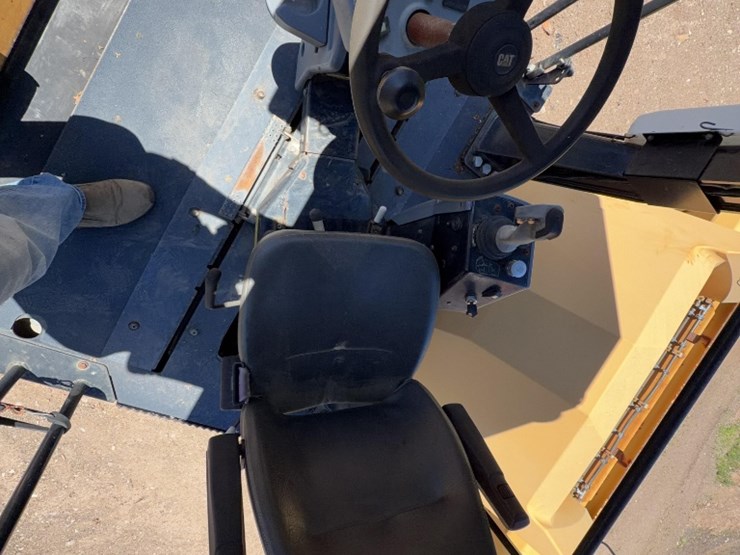 2010-caterpillar-cb64-image-10