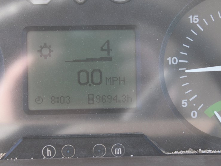2004-john-deere-7320-image-69