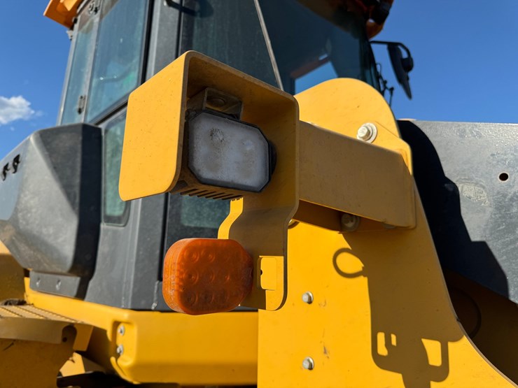 deere-624l-image-38