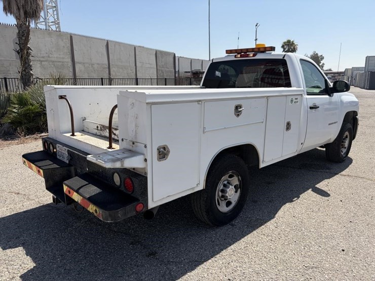 2008-chevrolet-2500-image-3