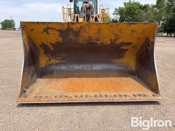 john-deere-744-image-15