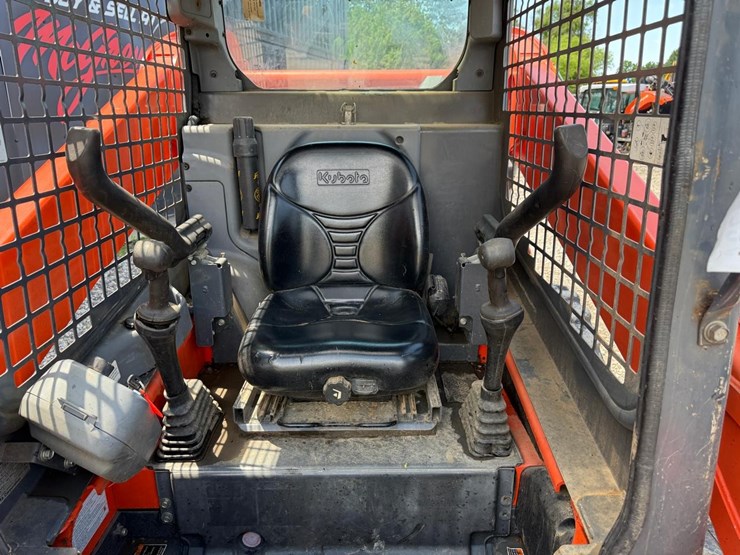 2016-kubota-ssv75-image-18