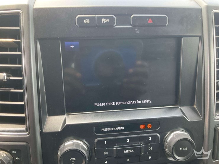 2022-ford-f350-image-34