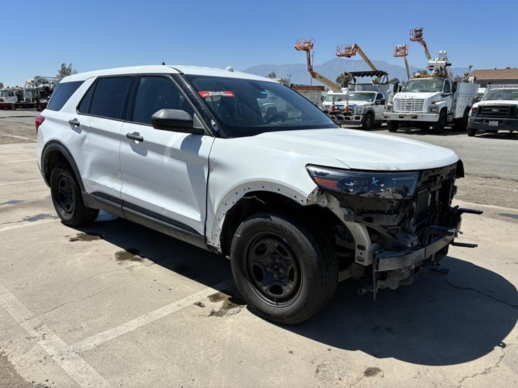 2020-ford-explorer-image-2